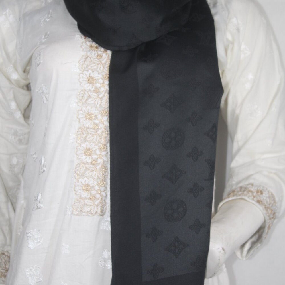 Authentic Louis Vuitton Scarf Wrap Shawl 65% Cashmere 35% Silk Black Used - Picture 4 of 10